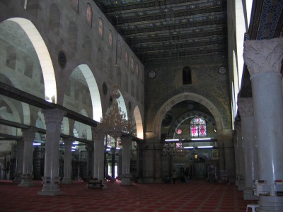 Интерьер мечети Аль-Акса