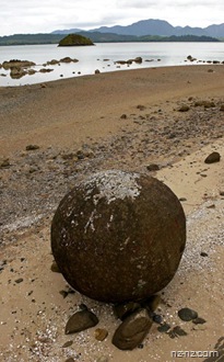 Koutu Boulders www.nz-nz.com